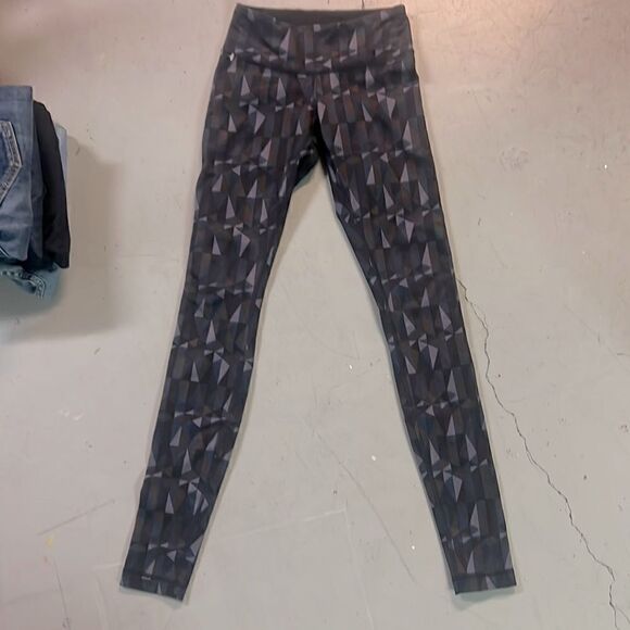 Size 2 Lululemon Stained Glass Wonder Under Pants - Picture 2 of 5